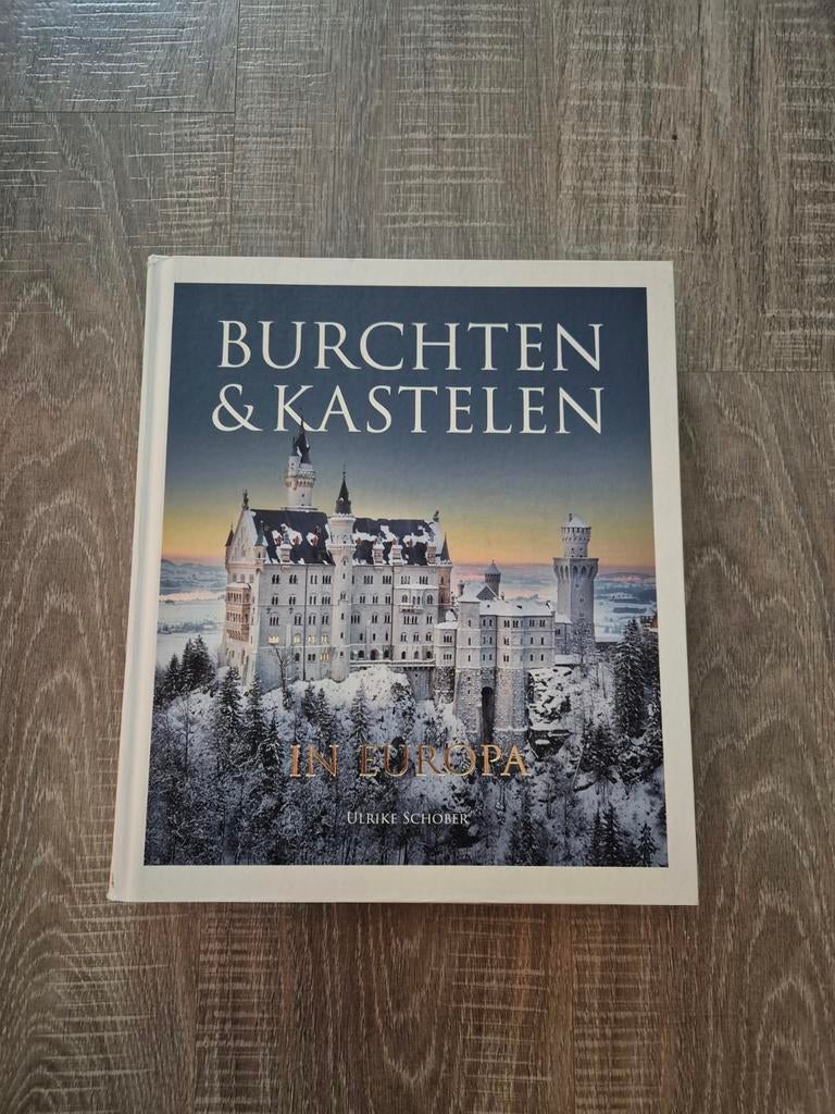 Burchten en Kastelen in Europa, Ulrike Schöber, Ophalen of Verzenden, Zo goed als nieuw, Architectuur algemeen