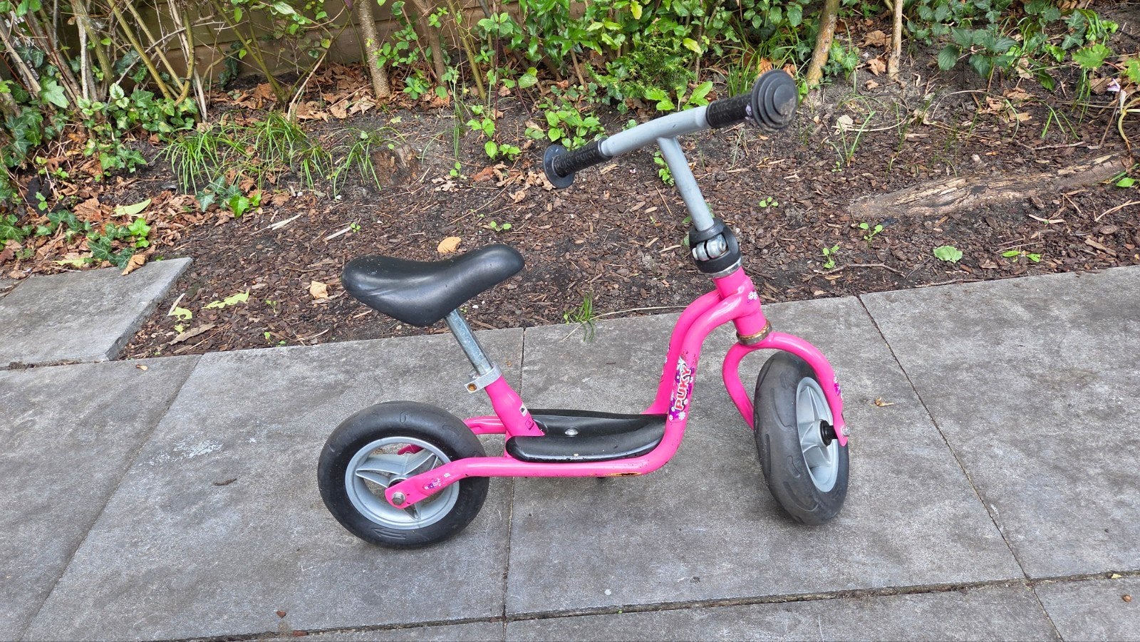 Puky Loopfiets roze met standaard, Ophalen, Gebruikt, Puky