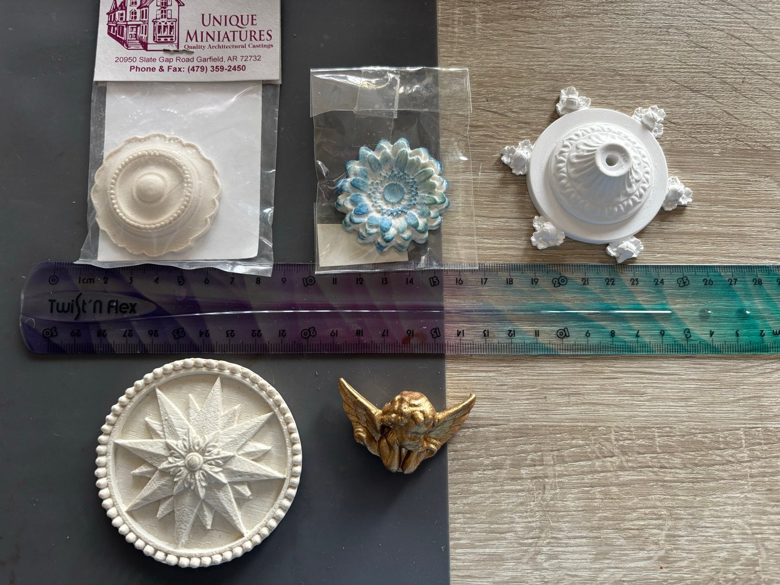 Miniatuur decoratie: rozetten, bloem en engel, Verzamelen, Poppenhuizen en Toebehoren, Zo goed als nieuw, Ophalen of Verzenden