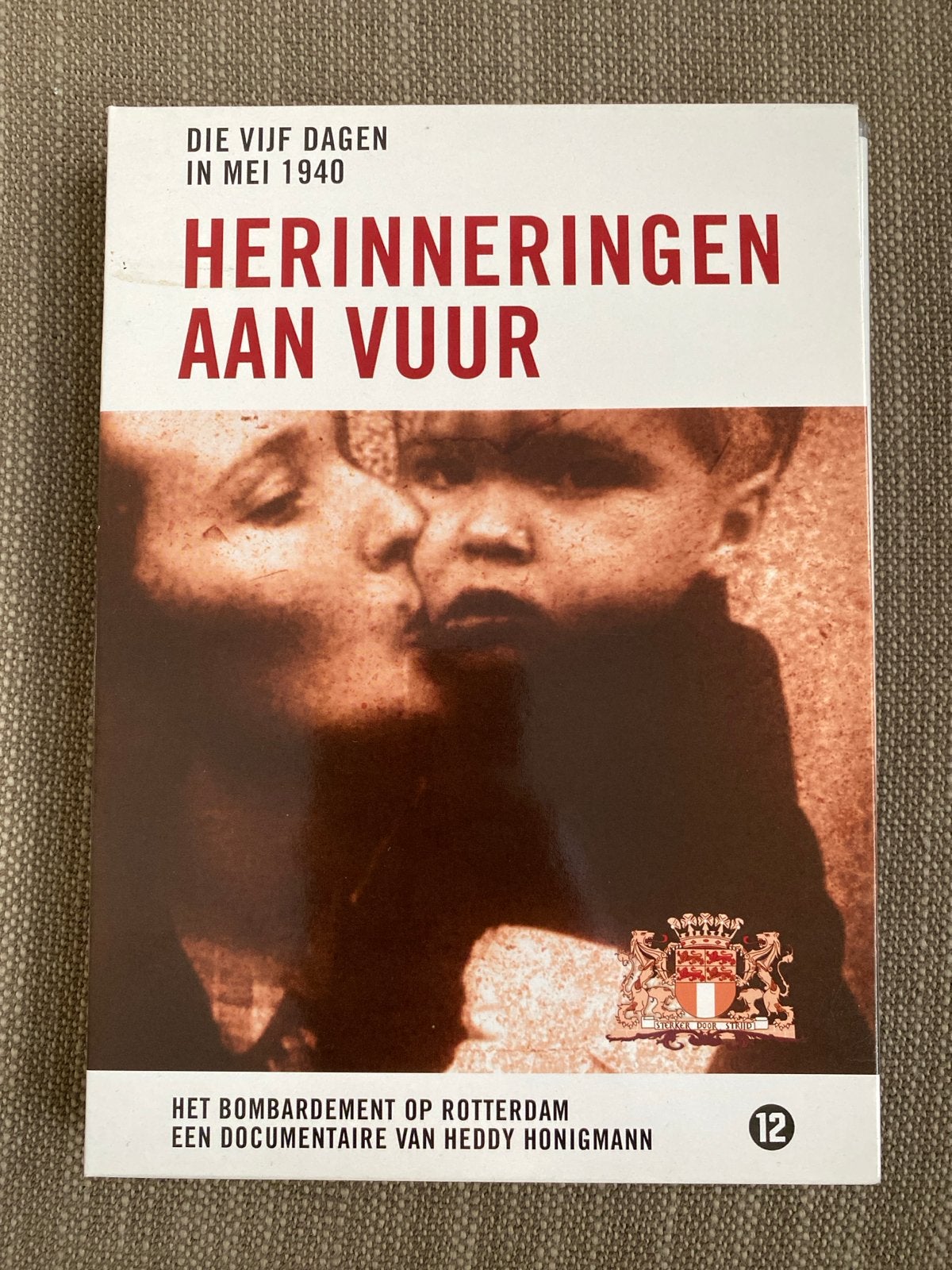 Herinneringen aan Vuur - dvd over bombardement Rotterdam, Vanaf 12 jaar, Ophalen of Verzenden, Zo goed als nieuw, Politiek of Geschiedenis