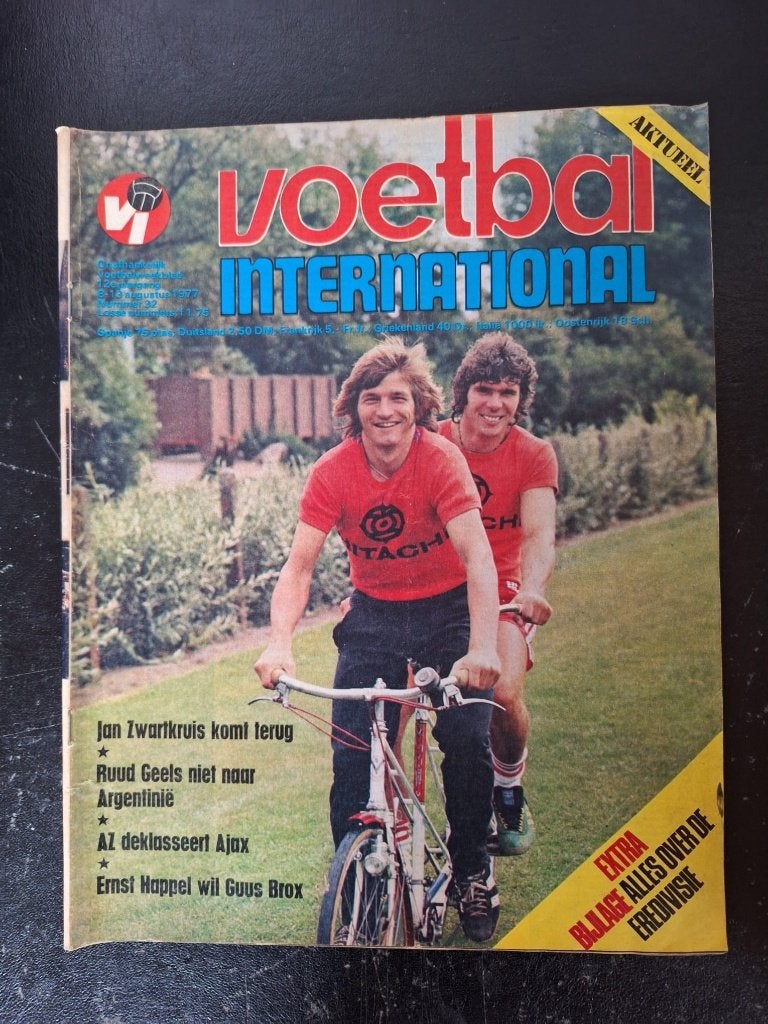 Voetbal International – Seizoensgids 1977/78, Ophalen of Verzenden, Zo goed als nieuw, Buitenlandse clubs, Boek of Tijdschrift