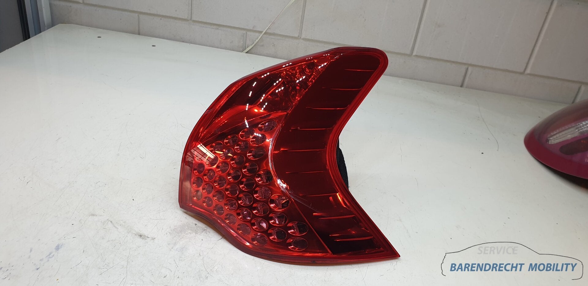 LED achterlicht rechts Peugeot 3008 9683460780 passagierskan, Taurusavenue 1
2132 LS  Hoofddorp, NL, Gebruikt, Contact.group@renault.com