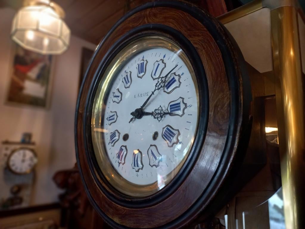 Franse schoolklok met composiet uurwerk, Antiek en Kunst, Antiek | Klokken, Ophalen of Verzenden