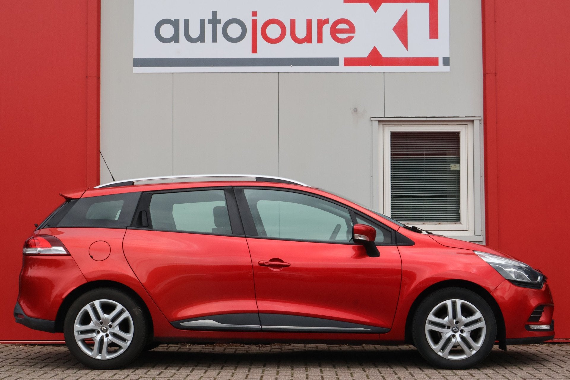 Renault Clio Estate 0.9 TCe Zen | Origineel NL | Airco | Cru, Auto's, Voorwielaandrijving, 898 cc, Gebruikt, 580 kg
