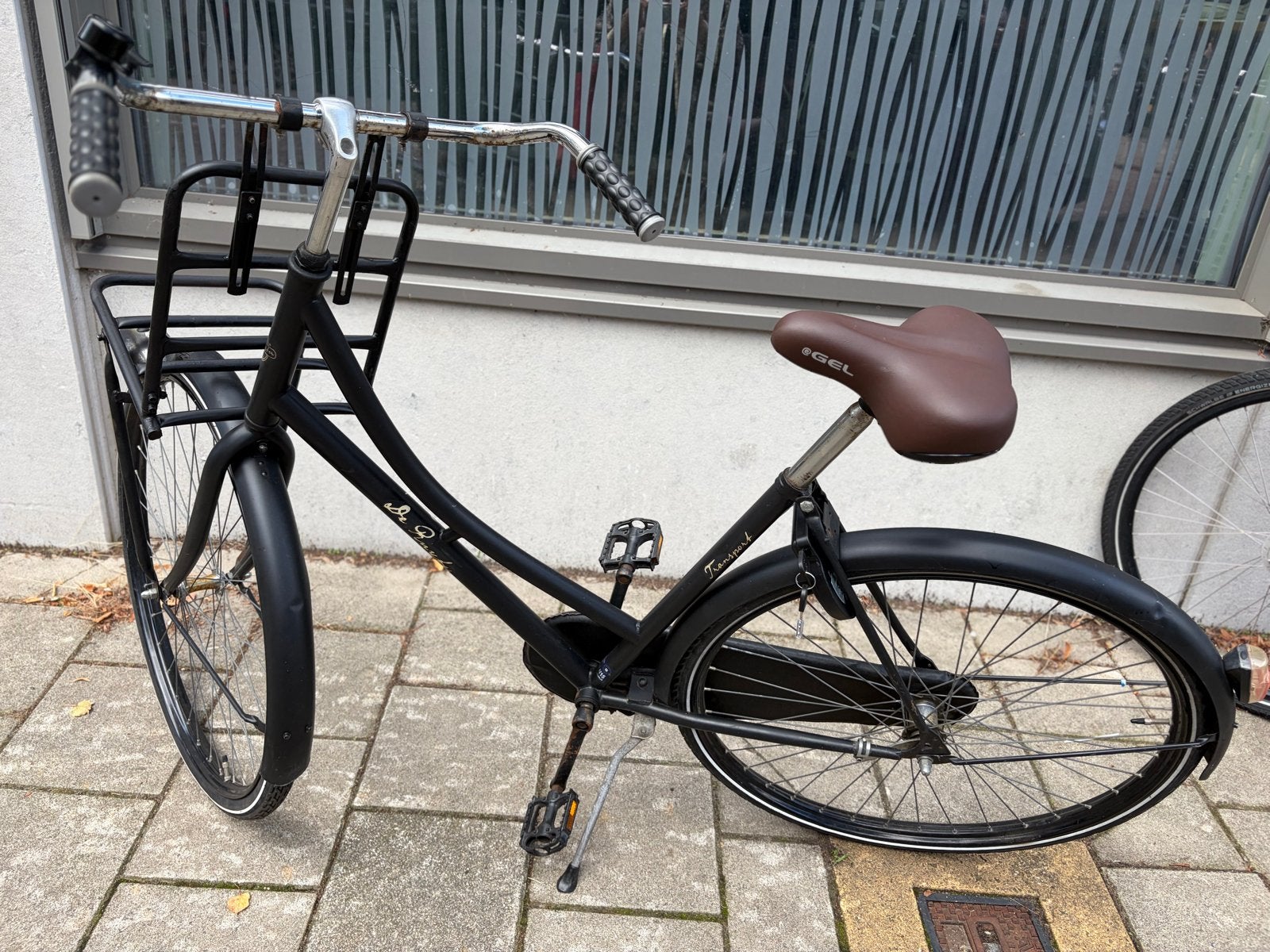 Opoe fiets zwart met nieuwe banden en slot, werkende lichten, Fietsen en Brommers, Ophalen, Gebruikt