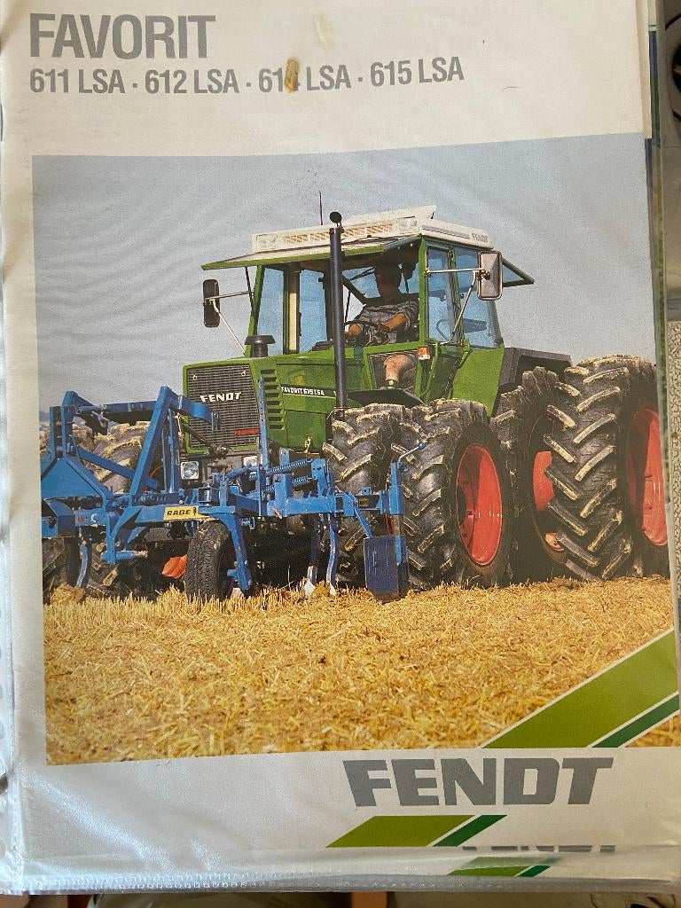 Tractorfolders, Boeken, Catalogussen en Folders, Zo goed als nieuw, Folder, Ophalen of Verzenden
