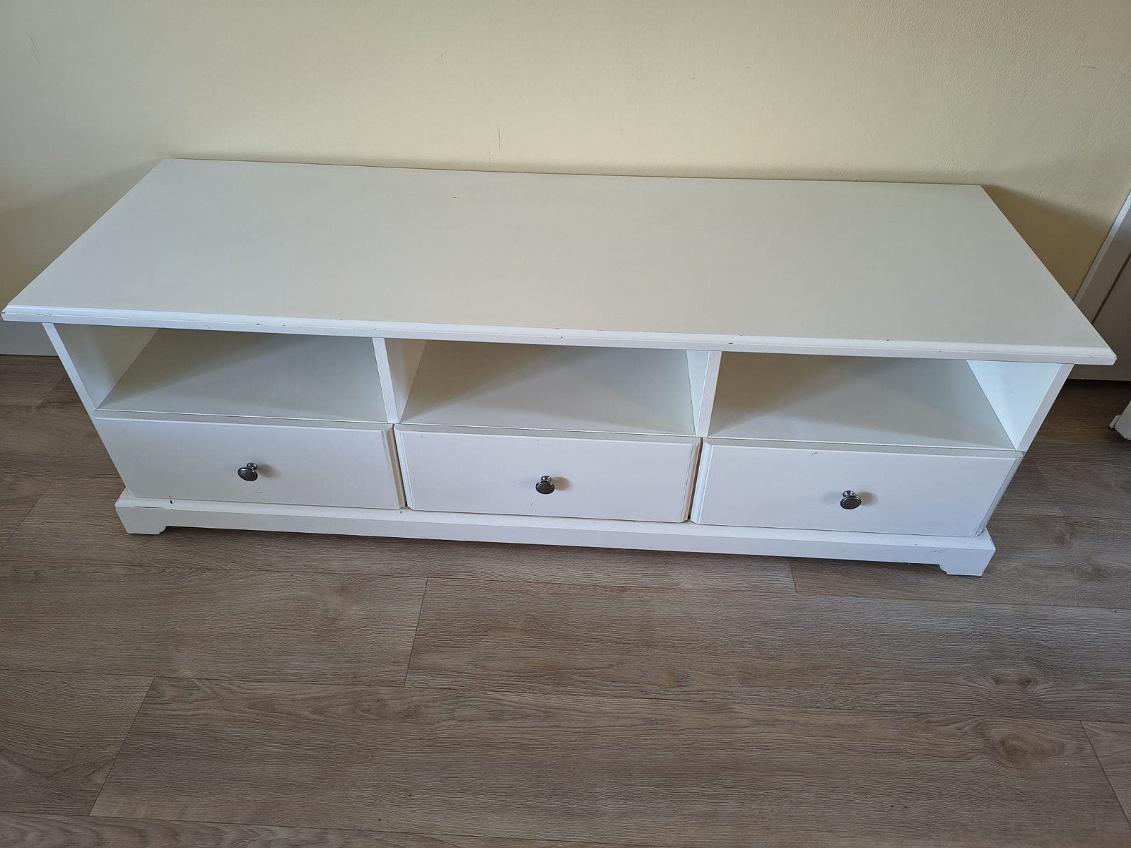 Gratis tv meubel Ikea wit z.s.m. ophalen, Ophalen of Verzenden, 25 tot 50 cm, Minder dan 100 cm