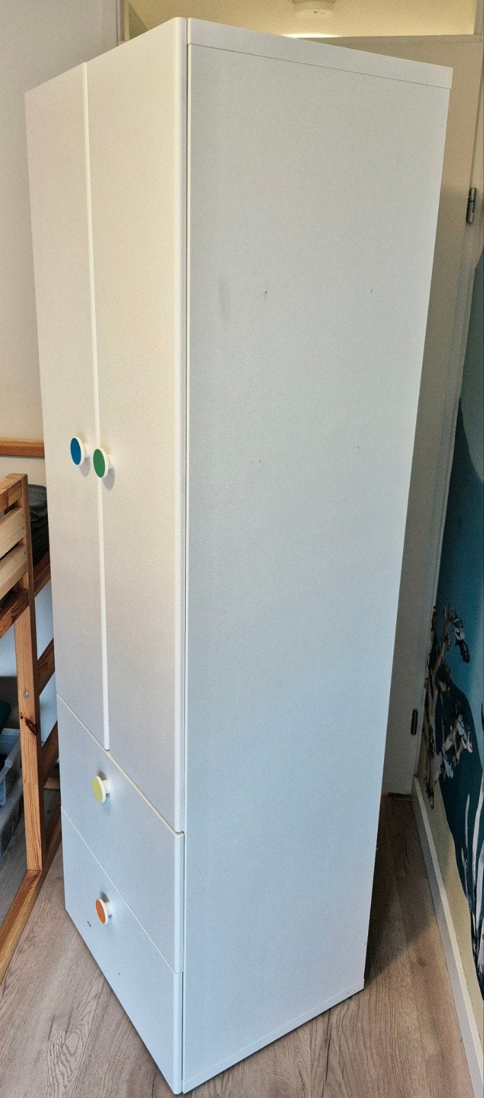 Foto 3 van Ikea kinder kledingkast 2 lades met hang gedeelte