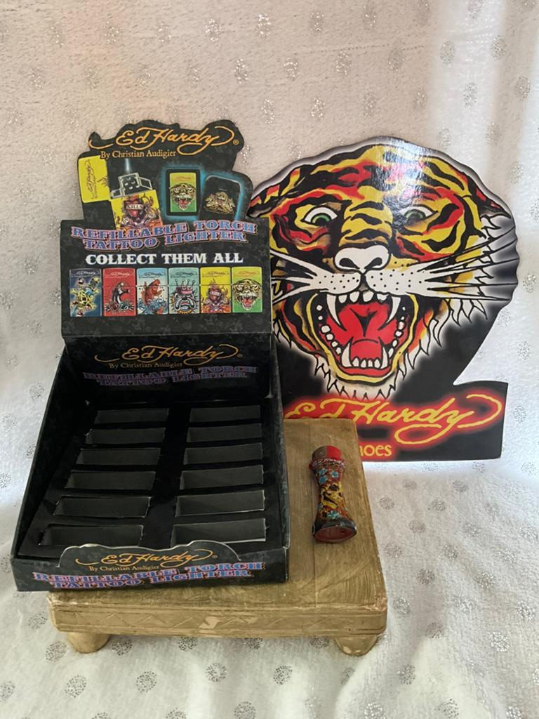 Groot nieuw Ed Hardy disply voor aanstekers. Ed hardy tijger, Verzamelen, Ophalen of Verzenden, Zo goed als nieuw, Overige typen
