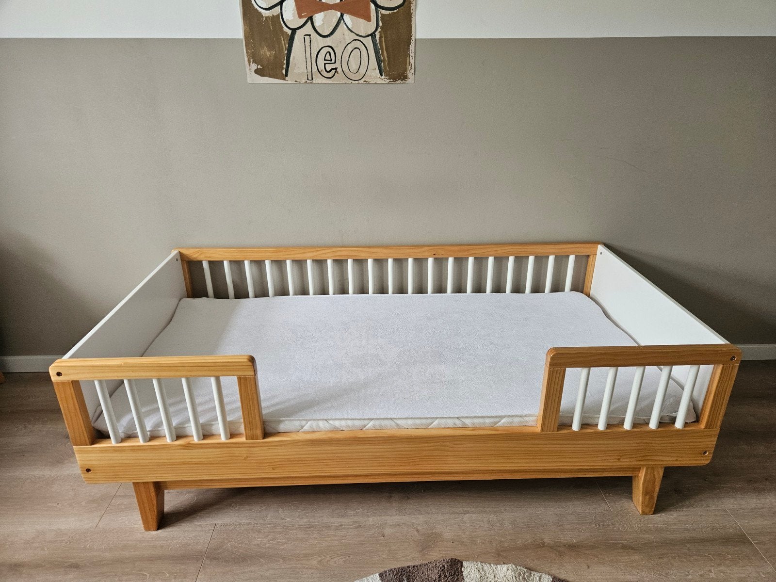 Peuterbed Petite Amélie met matras, Kinderen en Baby's, 70 tot 85 cm, 140 tot 160 cm, Zo goed als nieuw, Ophalen
