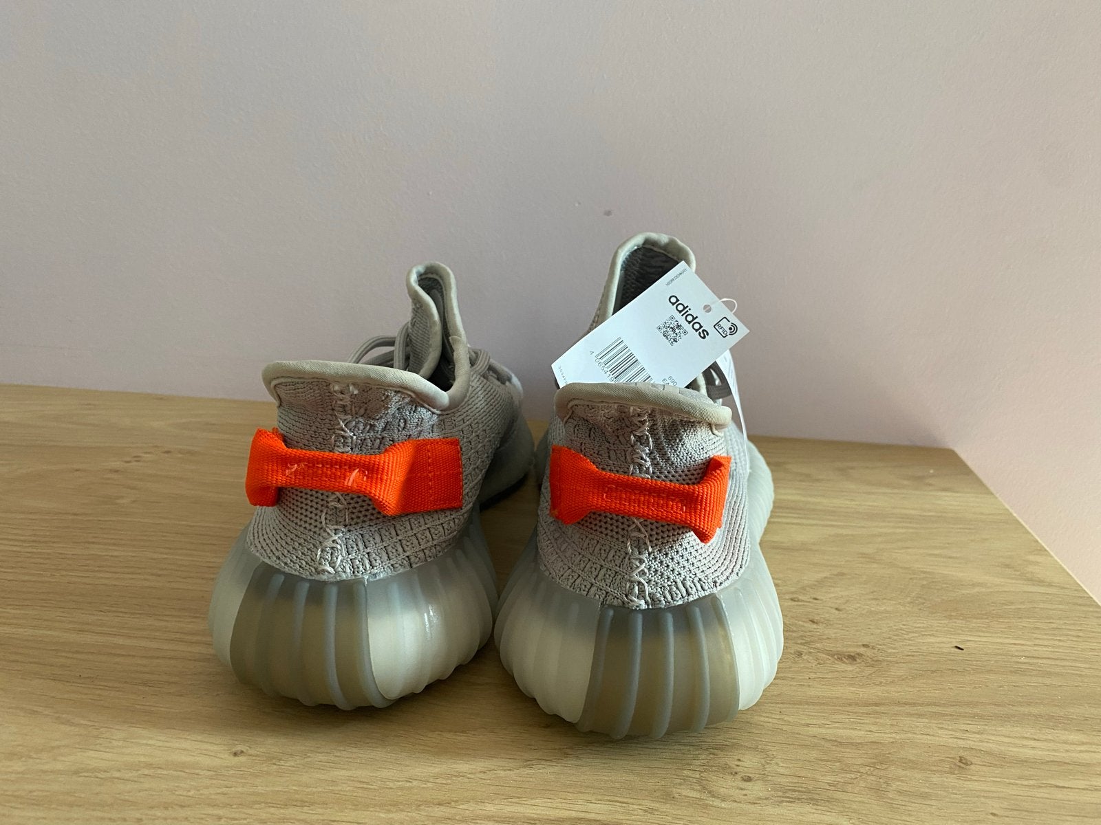 Yeezy 350 - Maat 43 (valt als 42.5), Overige kleuren, Nieuw, Ophalen of Verzenden, Sneakers of Gympen