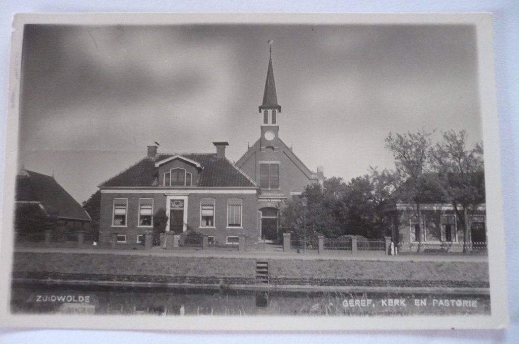 fotokaart zuidwolde geref. kerk met pastorie gelopen 1937, Verzenden, 1920 tot 1940, Gelopen, Groningen