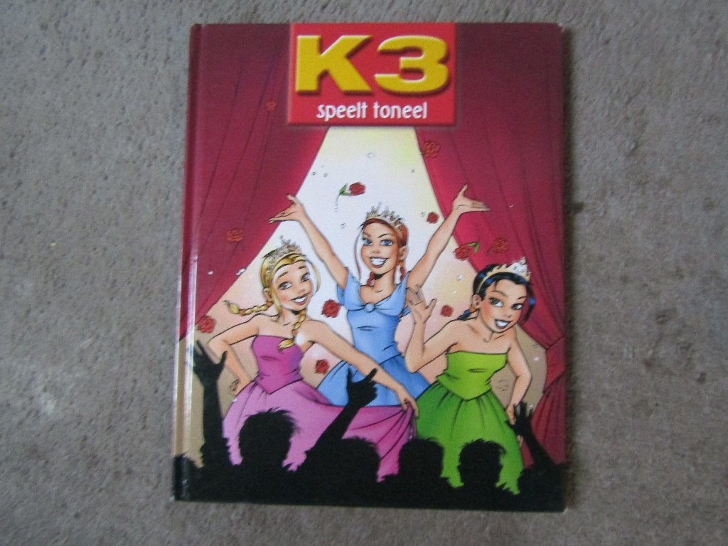 Boek: K3 speelt toneel, Ophalen of Verzenden, Gelezen, Studio 100, Non-fictie