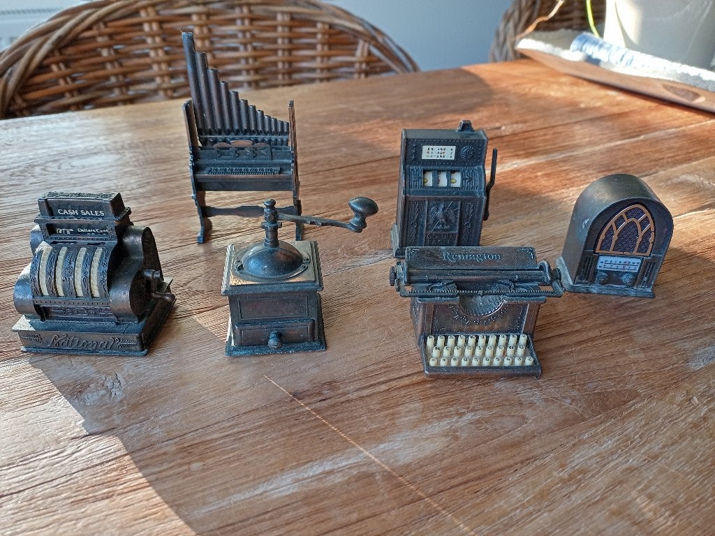 miniatuur metalen puntenslijpers/letterbakfiguren, Ophalen of Verzenden, Gebruikt