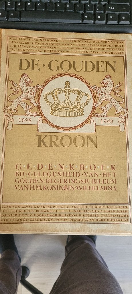 De Gouden Kroon 1898-1948, Verzamelen, Koninklijk Huis en Royalty, Ophalen of Verzenden, Gebruikt, Nederland, Tijdschrift of Boek