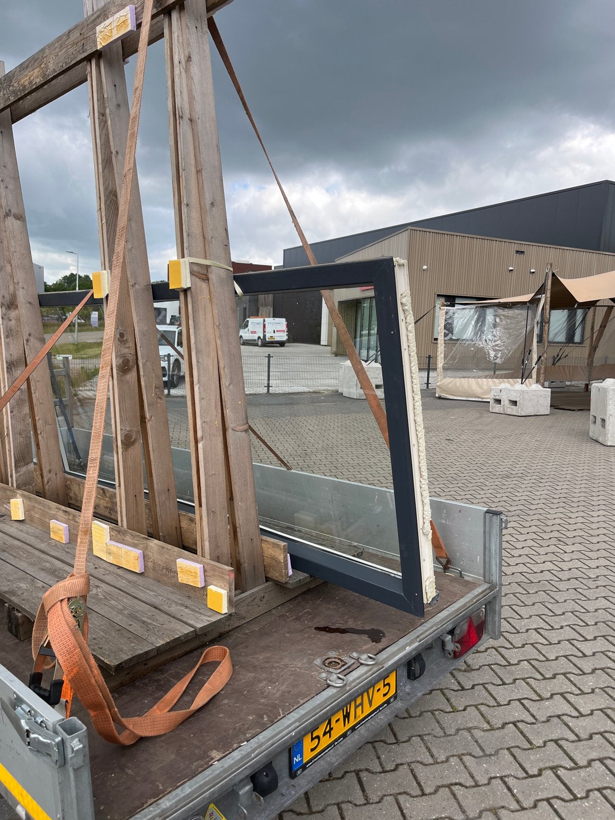 Gebruikt kunststof kozijn antraciet/wit met ventilatierooste, Ophalen, Gevelraam of Ruit, Gebruikt, 80 tot 120 cm