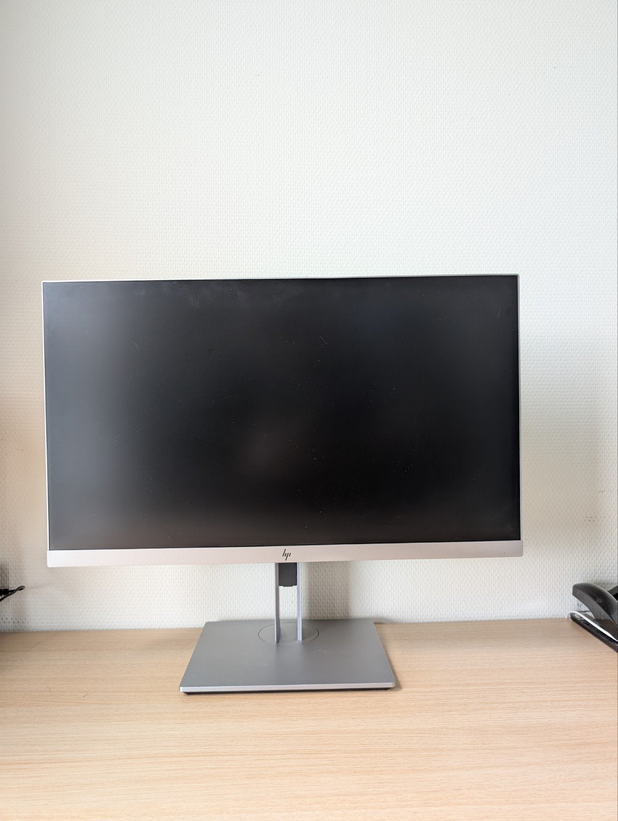 HP E243 Monitor - 23.8 inch Full HD IPS Monitor, IPS, DisplayPort, In hoogte verstelbaar, Full HD