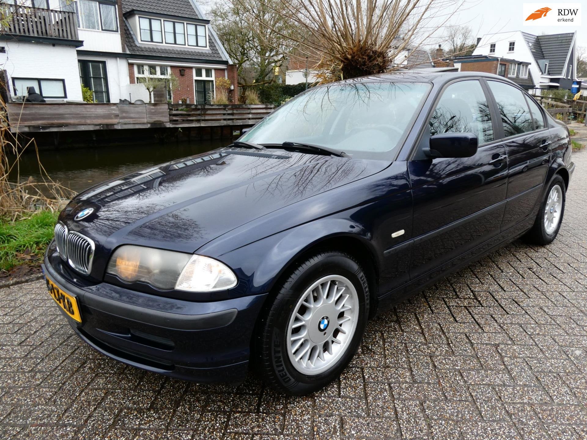 BMW 3-serie 323i Executive 170pk Automaat Clima Leder Schuif, Achterwielaandrijving, Gebruikt, Zwart, 2494 cc