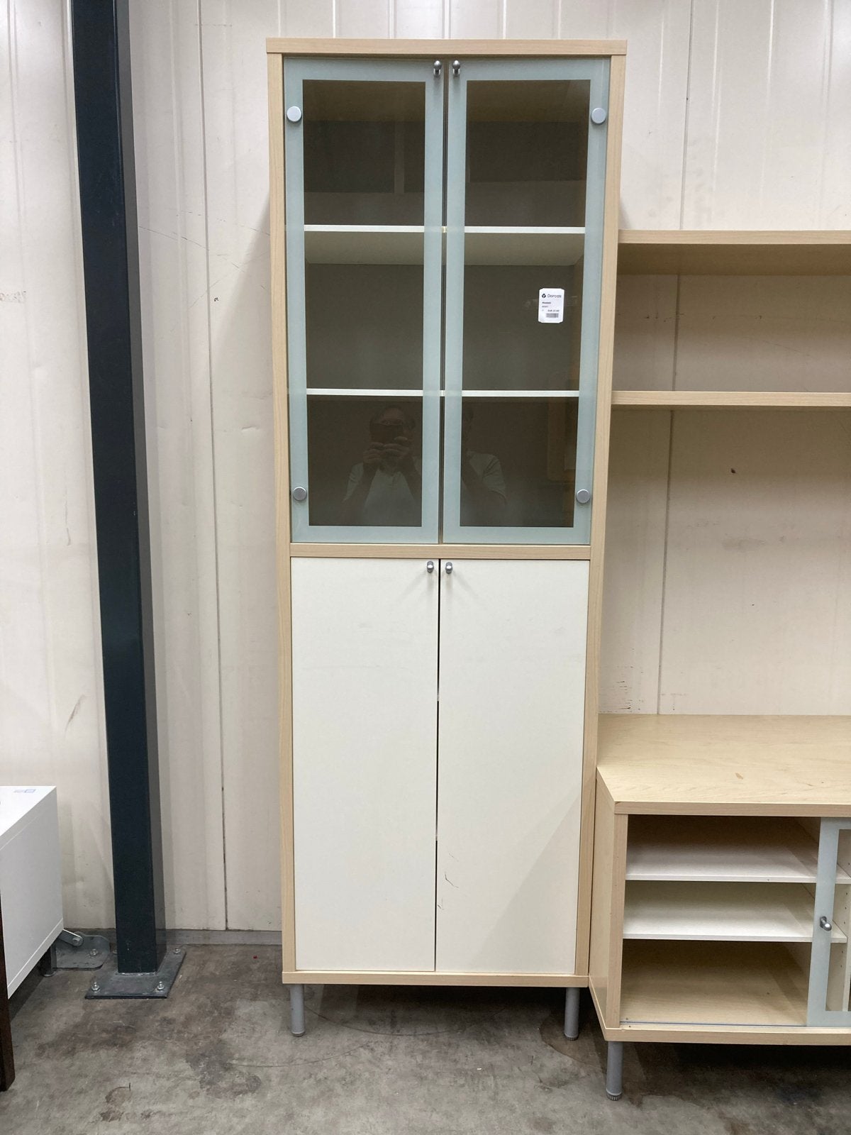 IKEA Magiker vitrinekast met glazen en dichte deuren, Gebruikt, W, W, 150 tot 200 cm