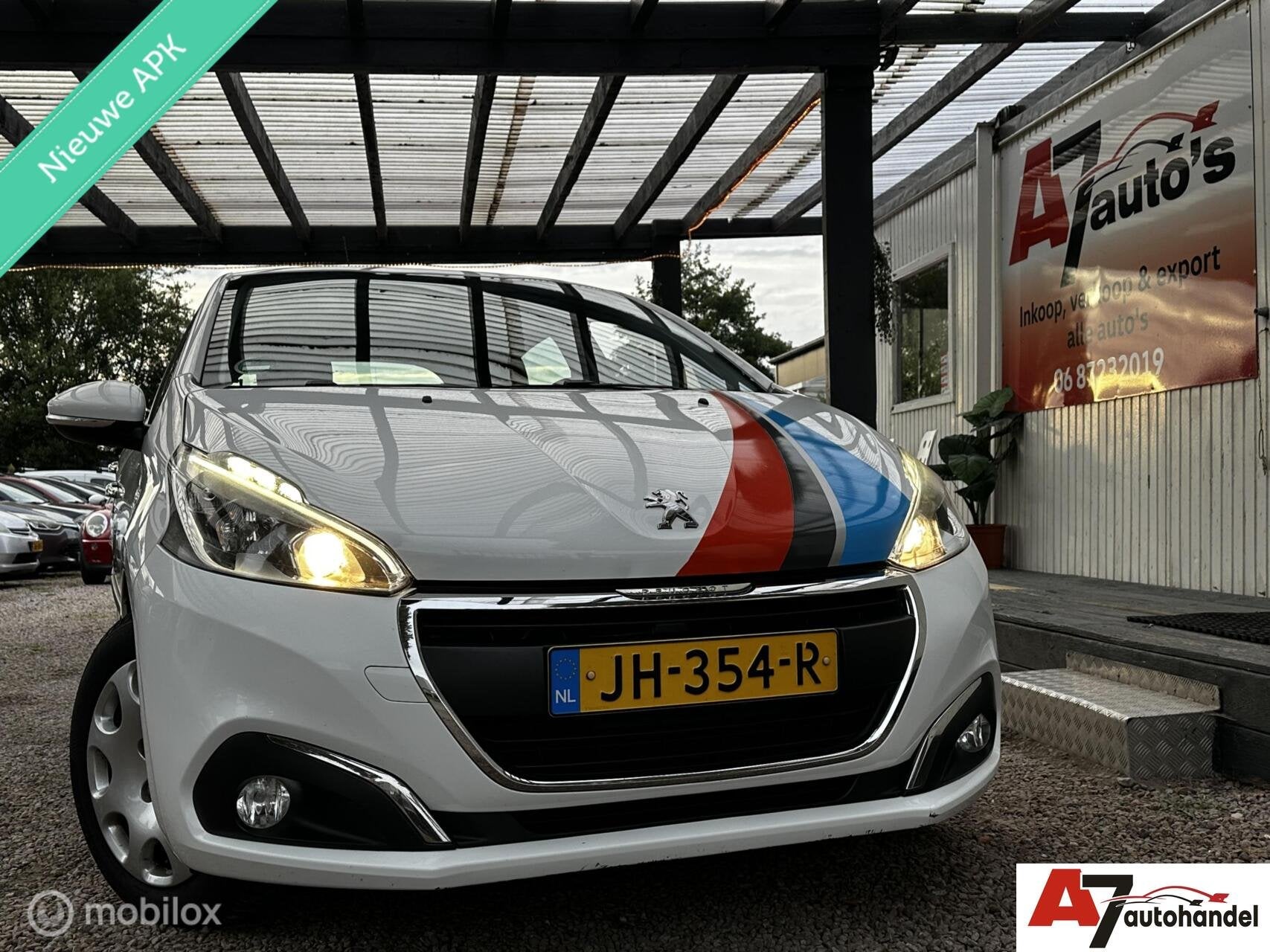 Peugeot 208 1.6 BlueHDi Blue Lease Nieuwe APK//Airco, Auto's, Voorwielaandrijving, Gebruikt, Euro 6, 4 cilinders