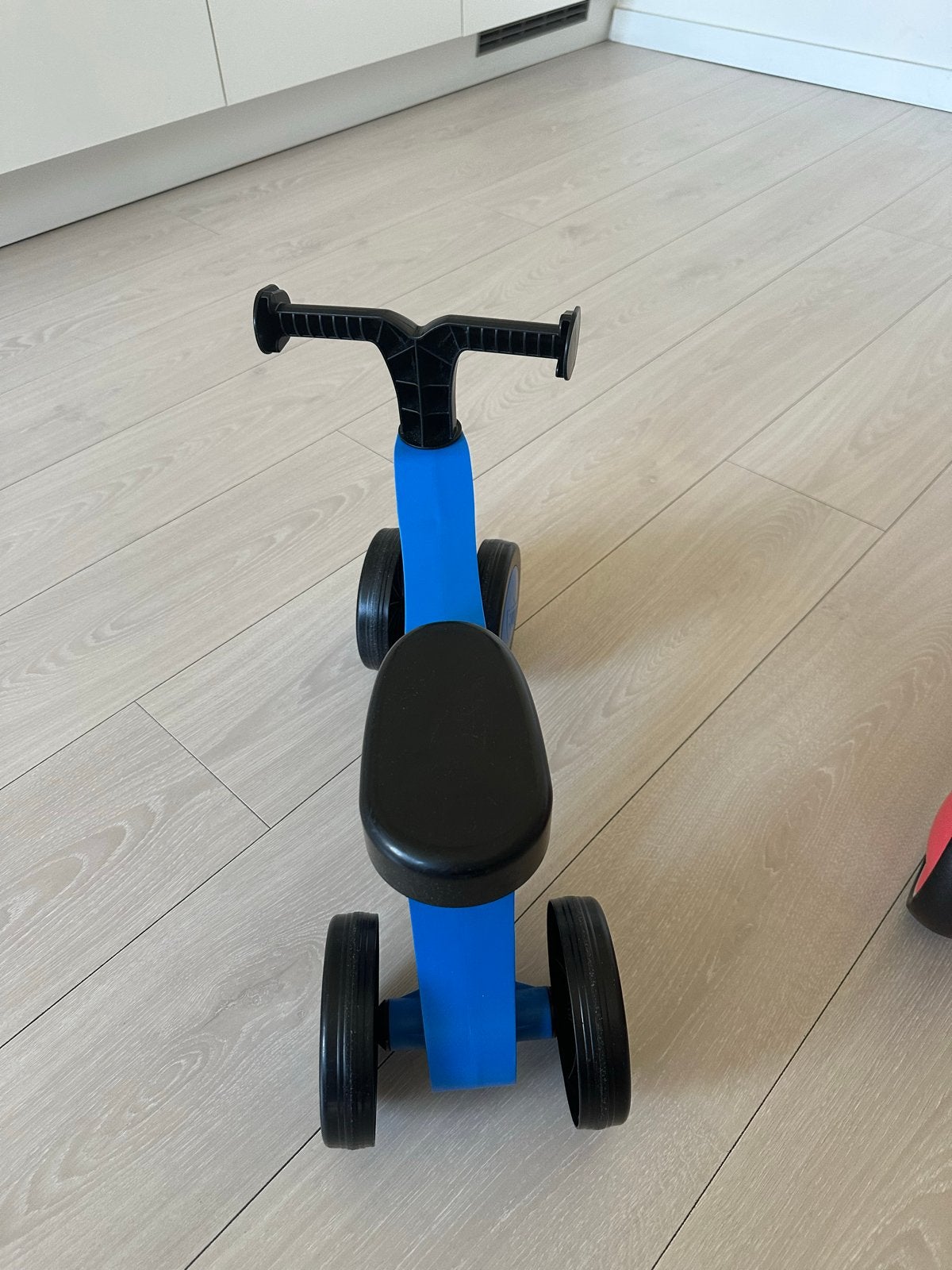 Blue toddler ride‑on toy – sturdy and clean, Ophalen, Zo goed als nieuw, Loopfiets