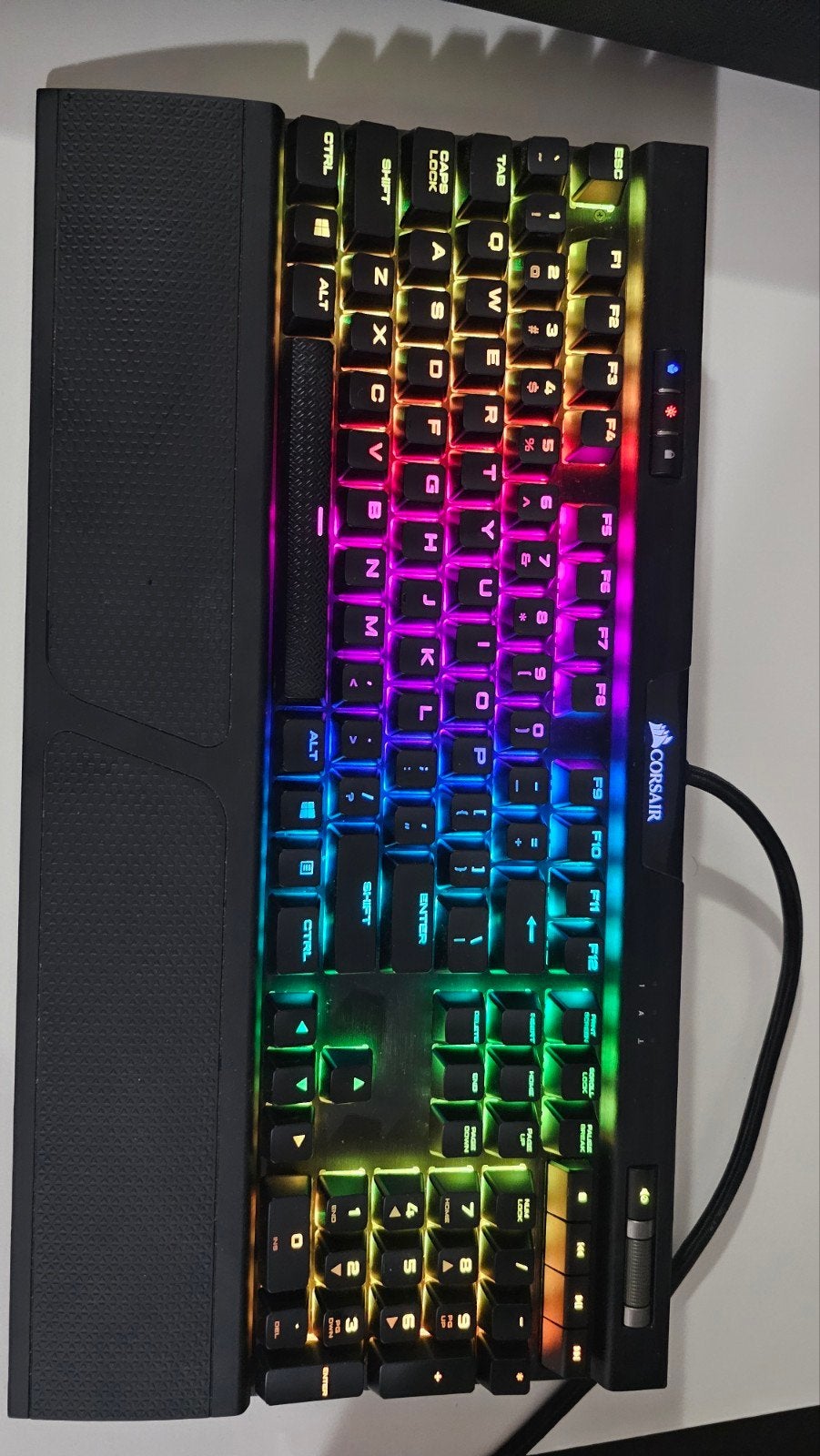 Foto 4 van Corsair K70 RGB MK.2
