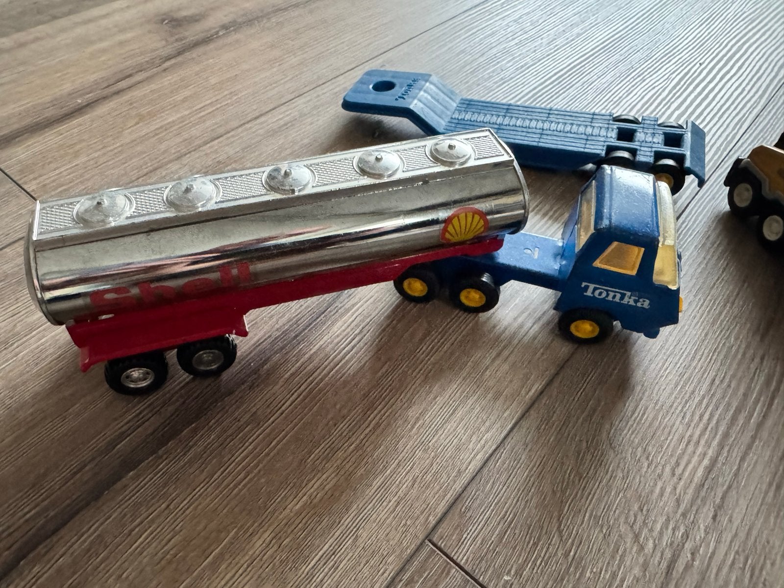 Vintage Tonka speelgoed set: tankwagen, sleepwagen, bus, Kinderen en Baby's, Speelgoed | Speelgoedvoertuigen, Gebruikt, Ophalen of Verzenden