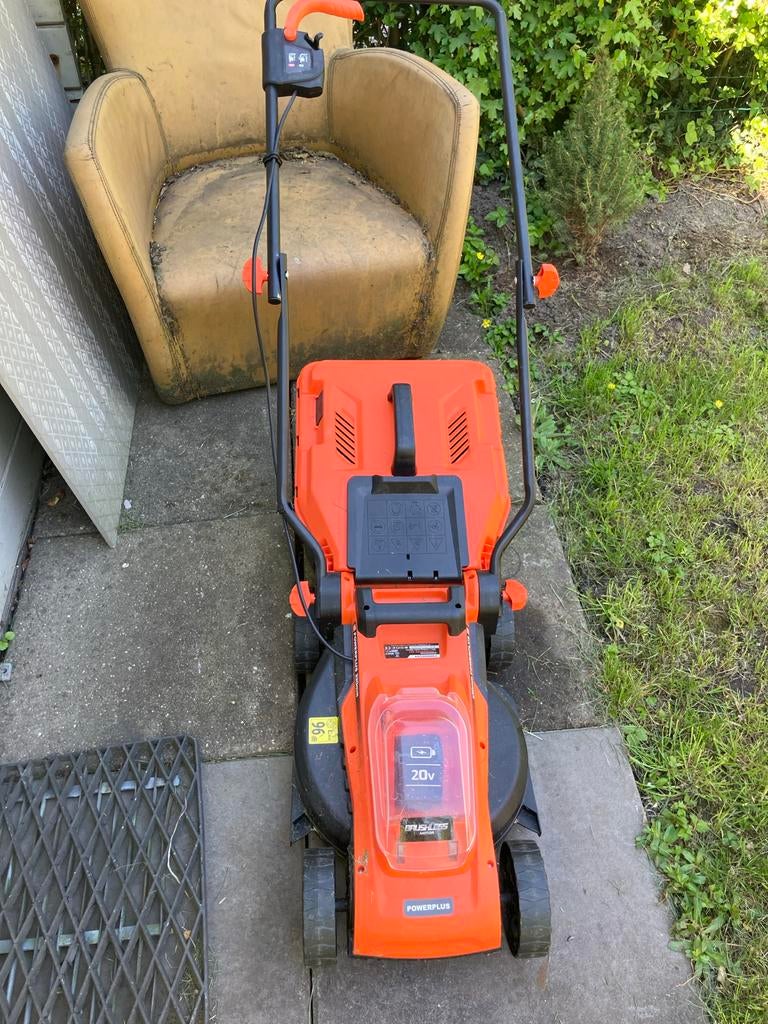 Powerplus Accu Grasmaaier 20V - 330mm Maaibreedte, Ophalen, Cirkelmaaier, Accu-grasmaaier, Zo goed als nieuw