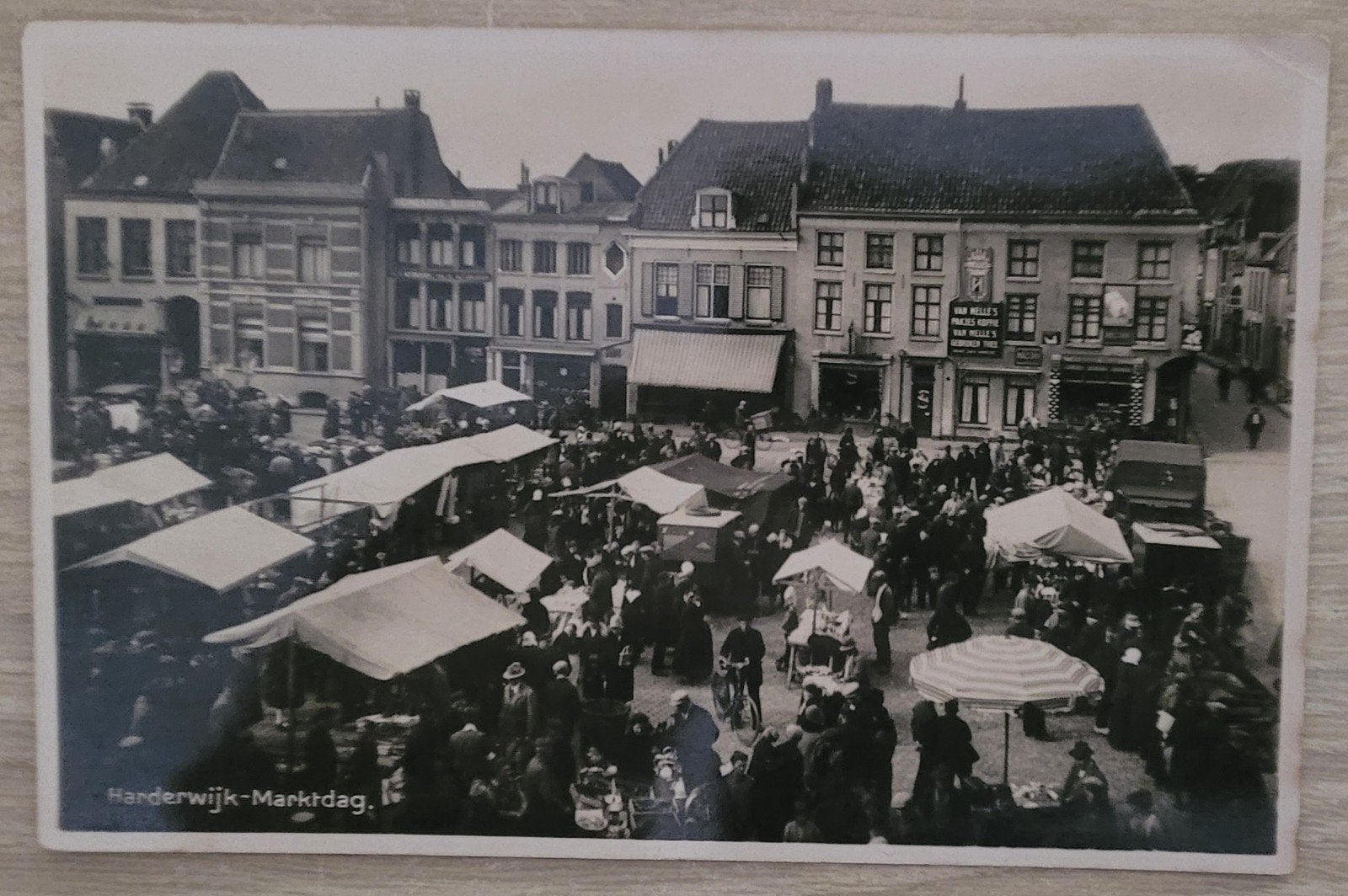 ansichtkaart Harderwijk marktdag, Verzamelen, Ansichtkaarten | Nederland, Ophalen of Verzenden, Gelderland