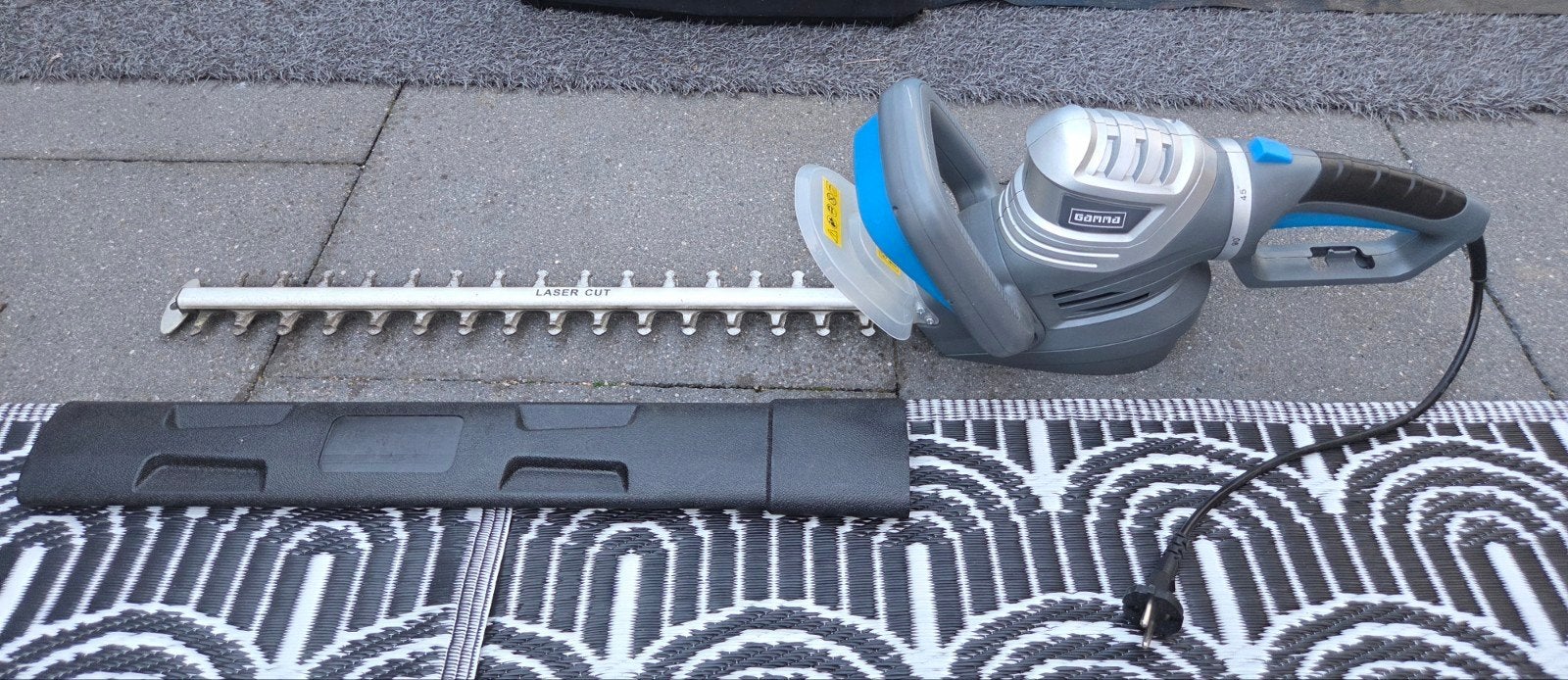 Heggenschaar 3 x gebruikt., Tuin en Terras, Heggenscharen, Ophalen of Verzenden, Elektrisch