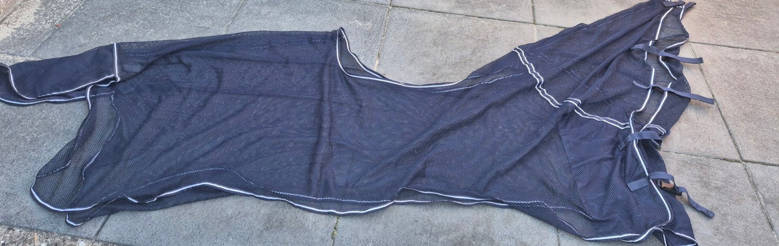 Vliegenuitrijdeken met vaste hals maat 215 donkerblauw, Ophalen of Verzenden, Zo goed als nieuw