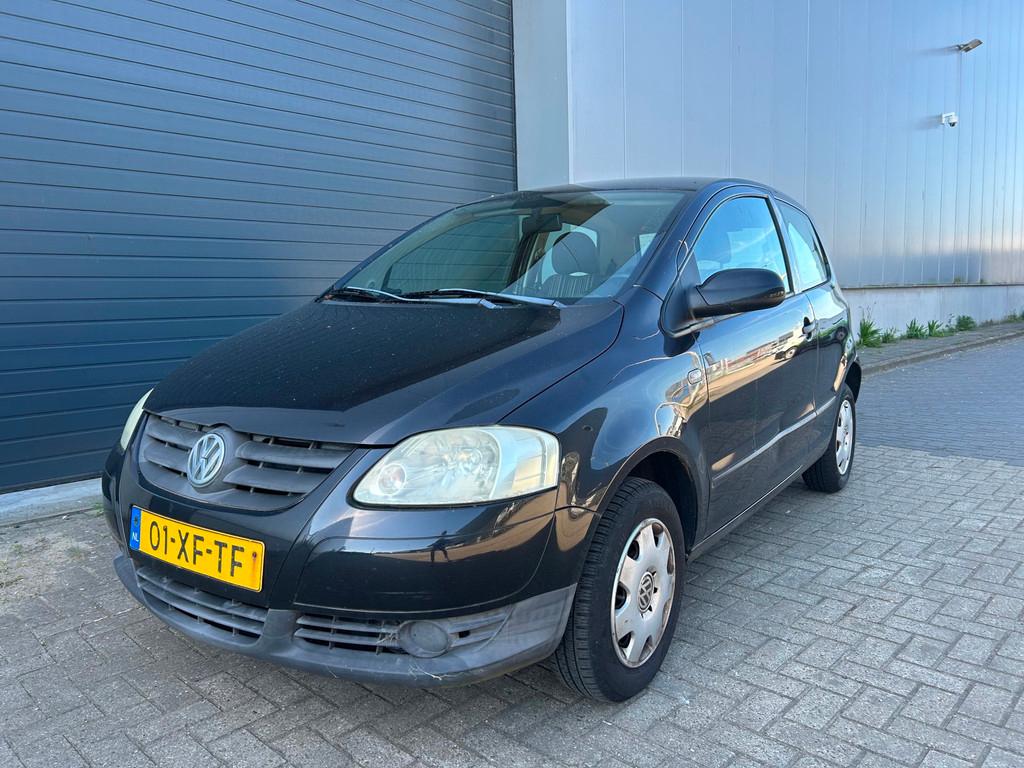 Volkswagen Fox 1.2i Trendline STUURBEKR NAP APK, Voorwielaandrijving, Stof, 4 stoelen, Origineel Nederlands