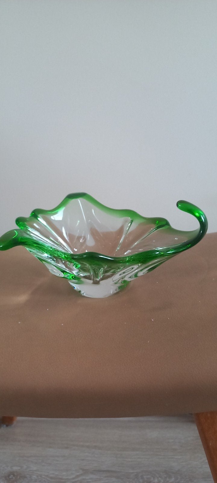 Groene glazen schaal - decoratief en uniek, Ophalen of Verzenden