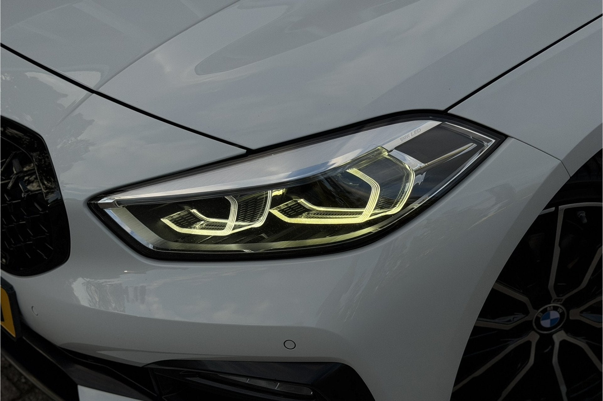 BMW 1-serie 118i | Sportleder | Stoel + Stuurverwarming | Co, 136 pk, Gebruikt, Wit, Leder