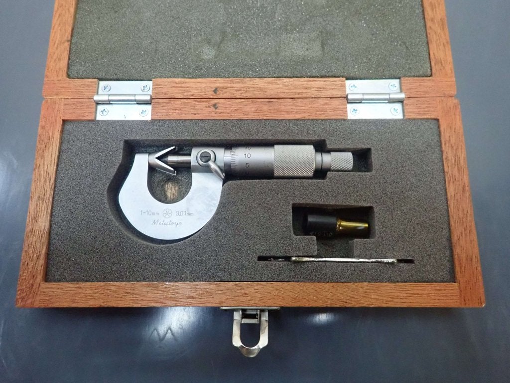 V-aambeeld Schroefmaat / micrometer 1-10mm Mitutoyo 114-101, 20-1, Sakado 1-Chome, Takatsu-ku, Kawasaki-shi, Kanagawa 213-8533, Japan