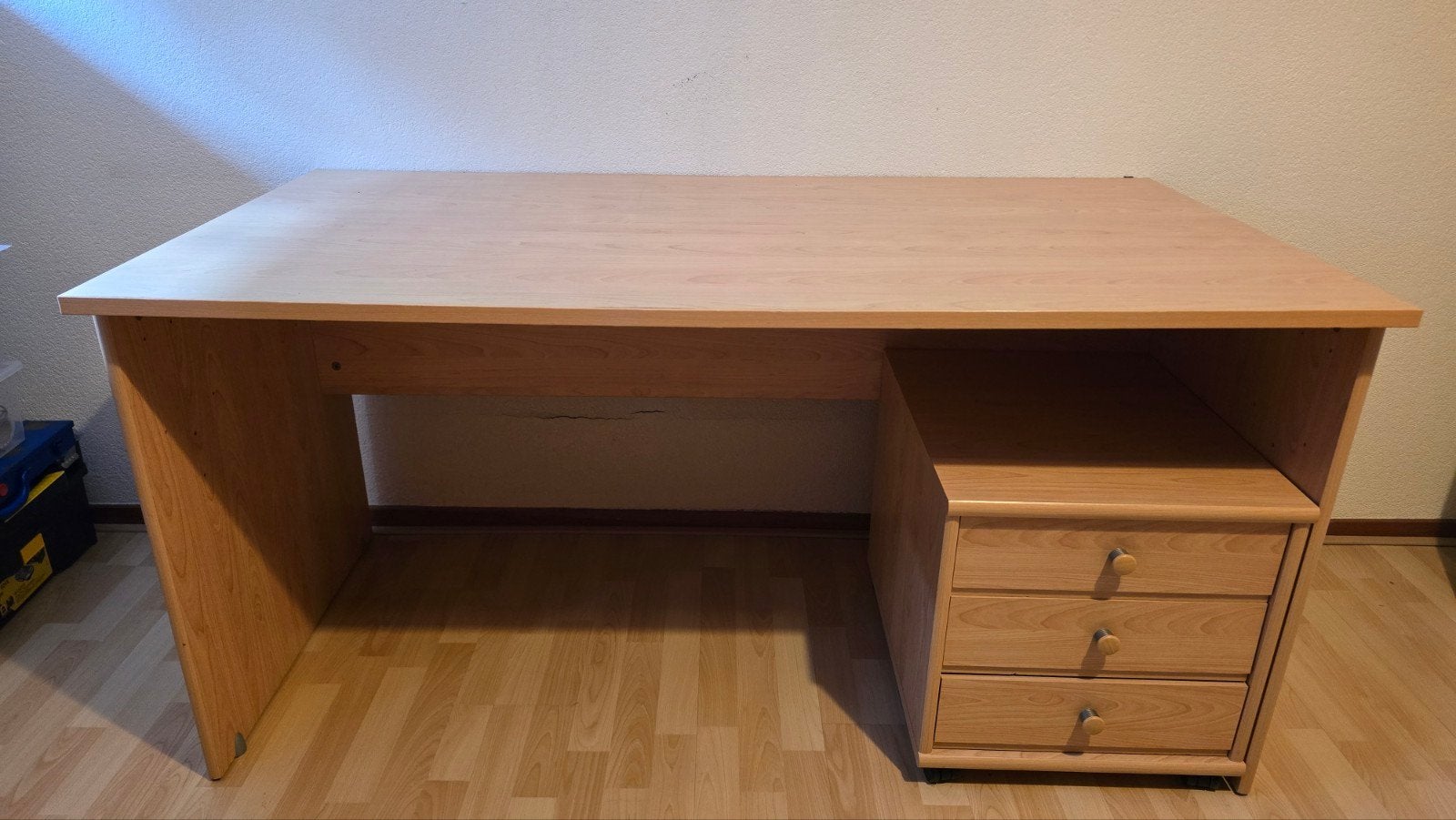Bureau met verrijdbaar ladenkastje, Ophalen, Gebruikt, 150 cm, Hout
