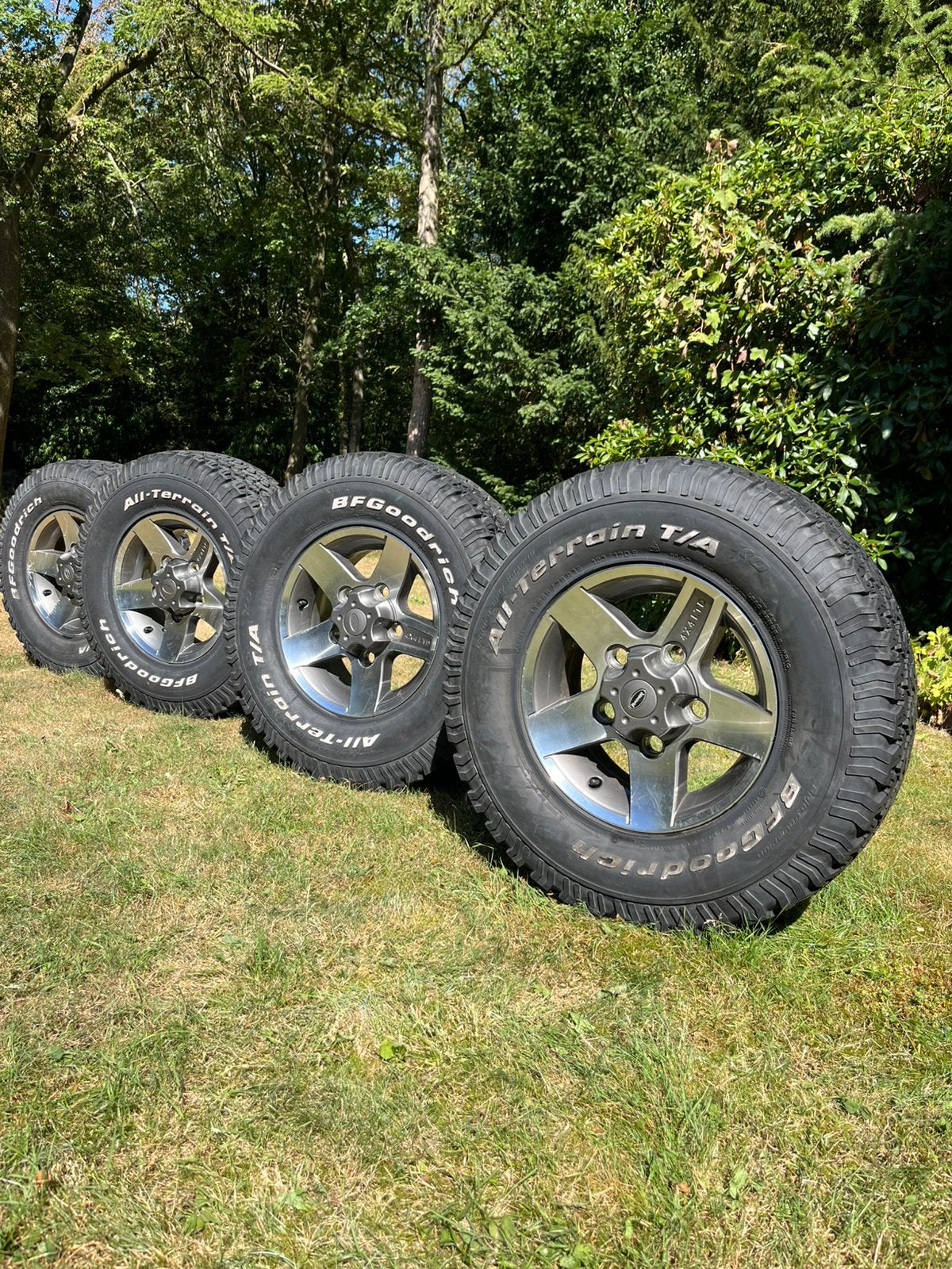 4x Defender SVX style velgen 7Jx16 265/75R16 BF Goodrich AT, Auto-onderdelen, Ophalen