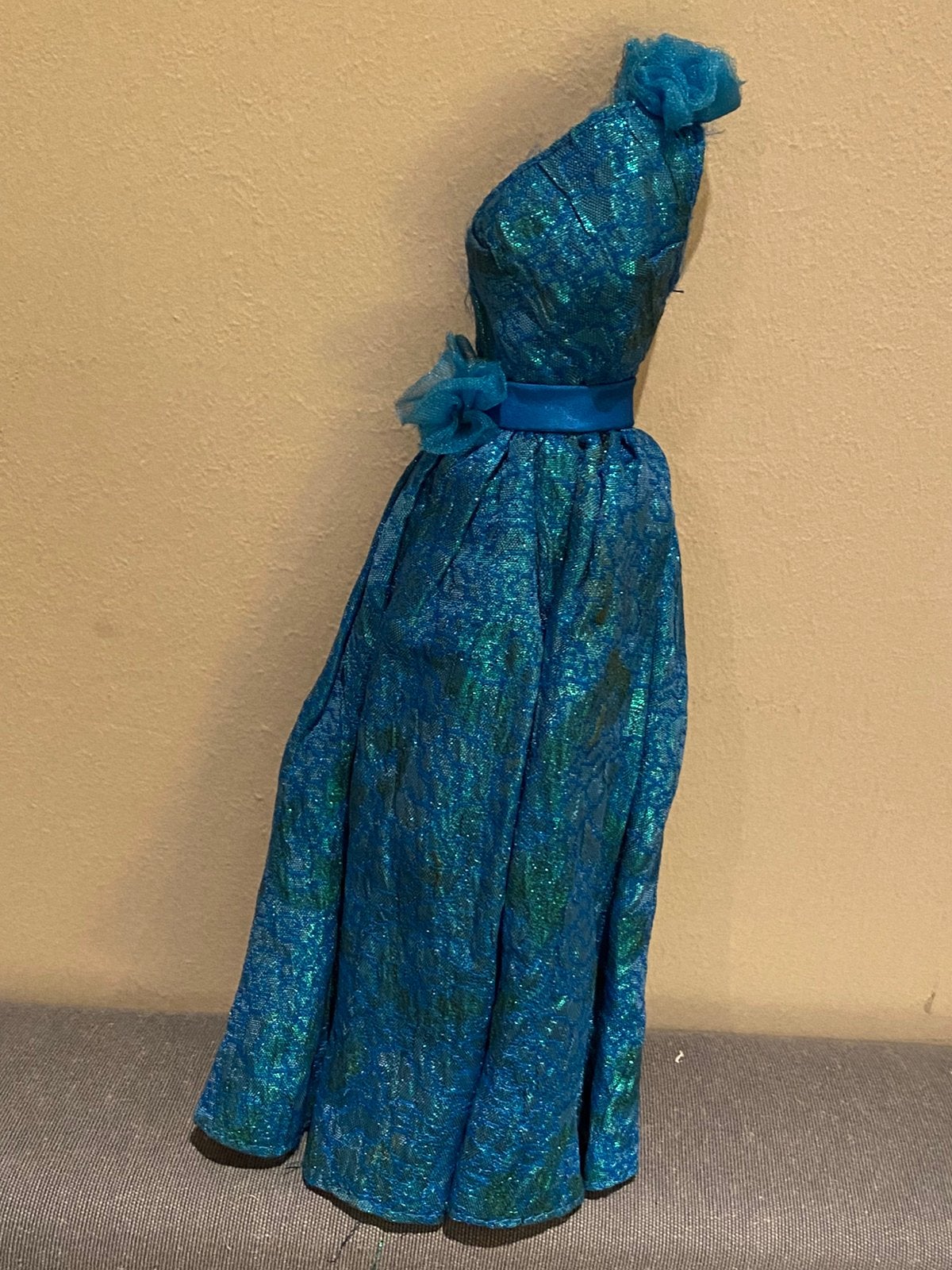 Vintage Barbie Oscar de la Renta jurk 1984 Mattel, Verzamelen, Verzenden, Kleertjes