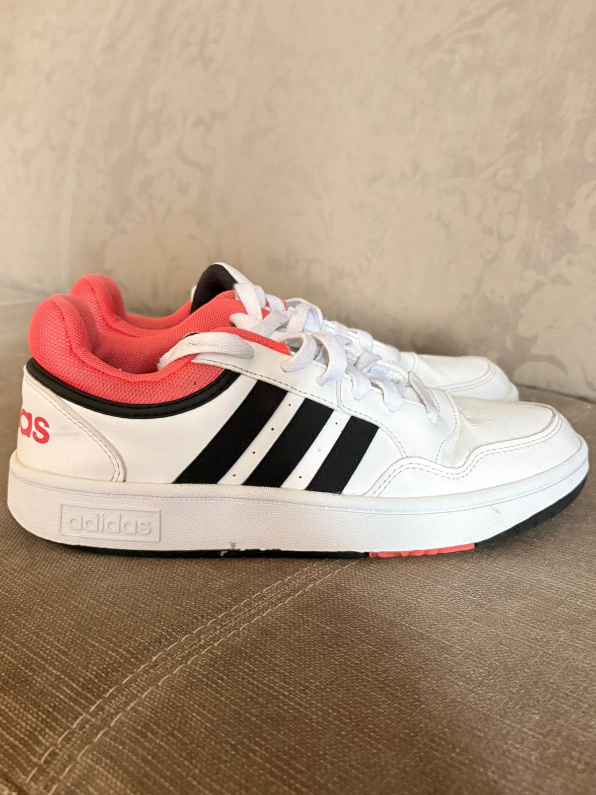 Adidas Hoops 3.0 low sneakers mt 38 ZGAN, Wit, Ophalen of Verzenden, Sneakers of Gympen, Zo goed als nieuw