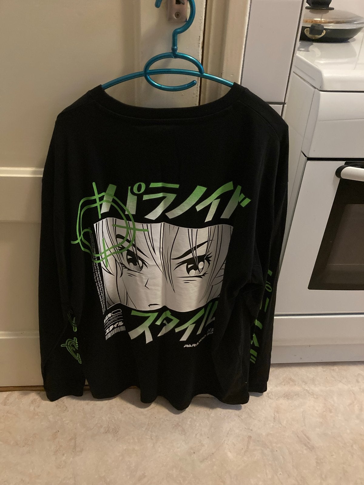 Nieuw Zwart T-shirt met lange mouwen en anime print, Verzenden, Zo goed als nieuw, Overige maten, Zwart