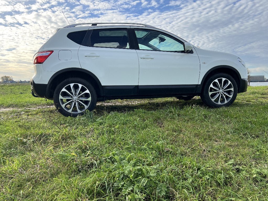 Foto 5 van Nissan Qashqai 1.6 2WD 2012 Wit