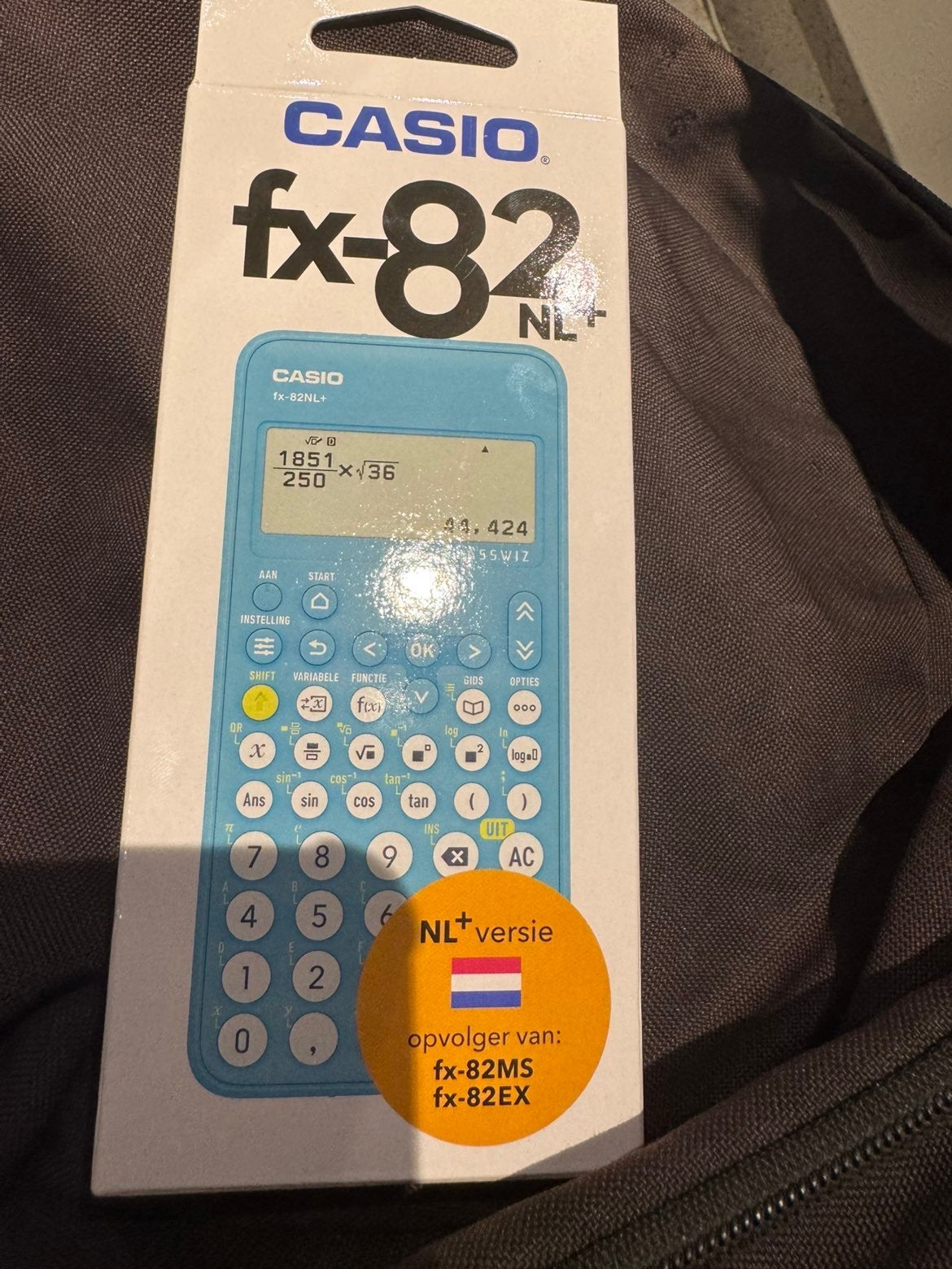 Casio FX-82NL+ Classwiz wetenschappelijke rekenmachine, Ophalen of Verzenden, Zo goed als nieuw