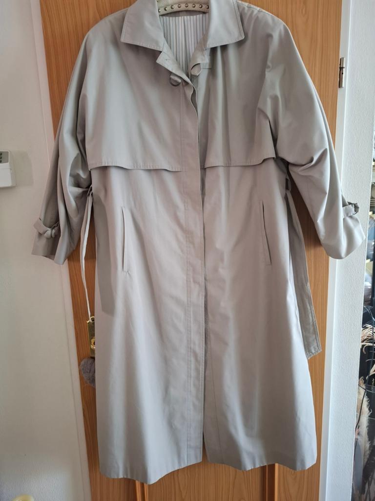 Supergave lichtgrijze trenchcoat van Petite Mademoiselle, Petite Mademoiselle, Maat 46/48 (XL) of groter, Ophalen of Verzenden
