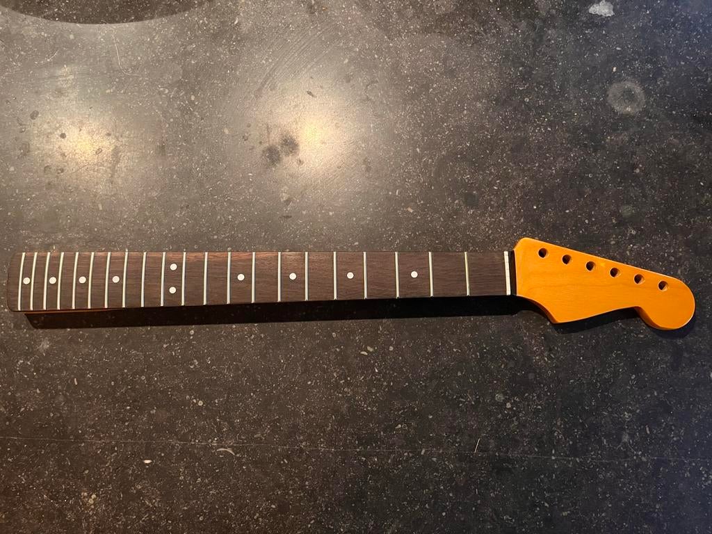 Stratocaster hals rosewood 56mm  vintage tuner holes, Muziek en Instrumenten, Ophalen of Verzenden, Nieuw, Overige typen