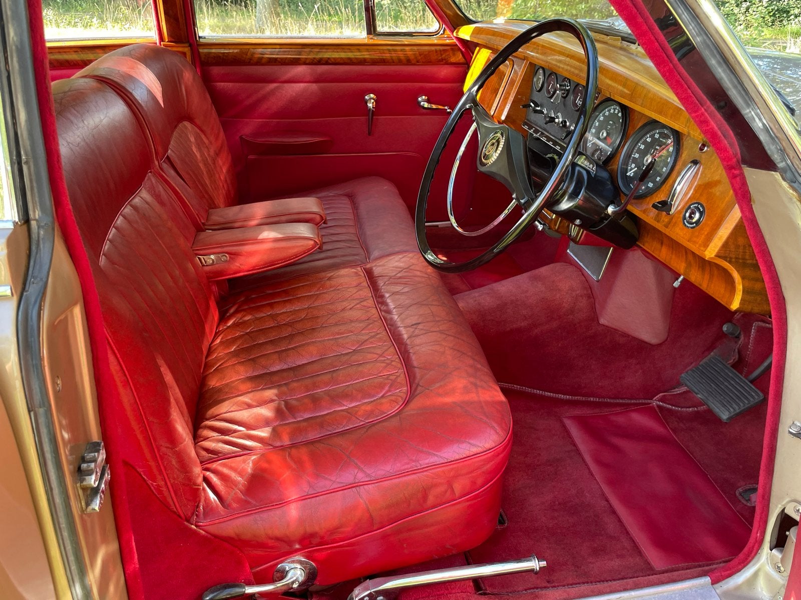 Daimler Saloon 2.5 L V8 AUT 1965 Bruin, foto 6