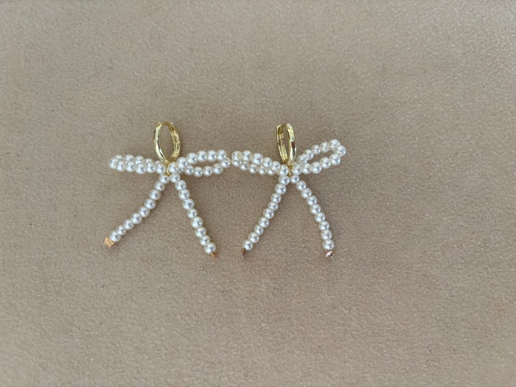 Gouden hoopjes bedel oorbellen met parel strikjes ibiza boho, Overige materialen, Hangers, Nieuw, Ophalen of Verzenden