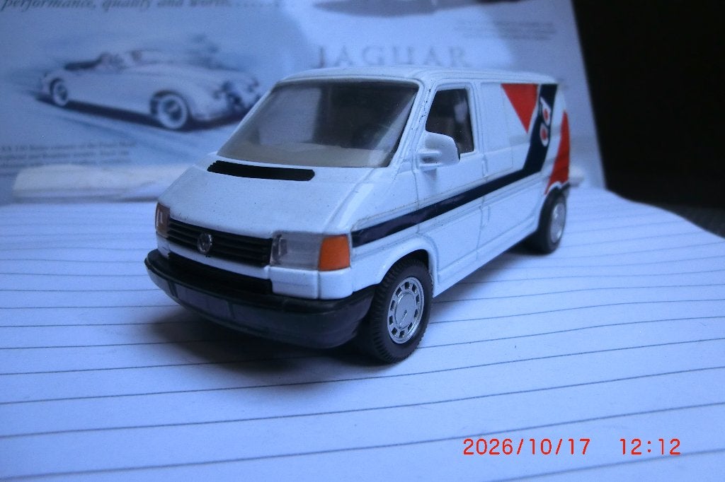 2x VW bus T4 Hongwell/Roadrunner 1:43, Ophalen of Verzenden, Zo goed als nieuw, Auto, Overige merken