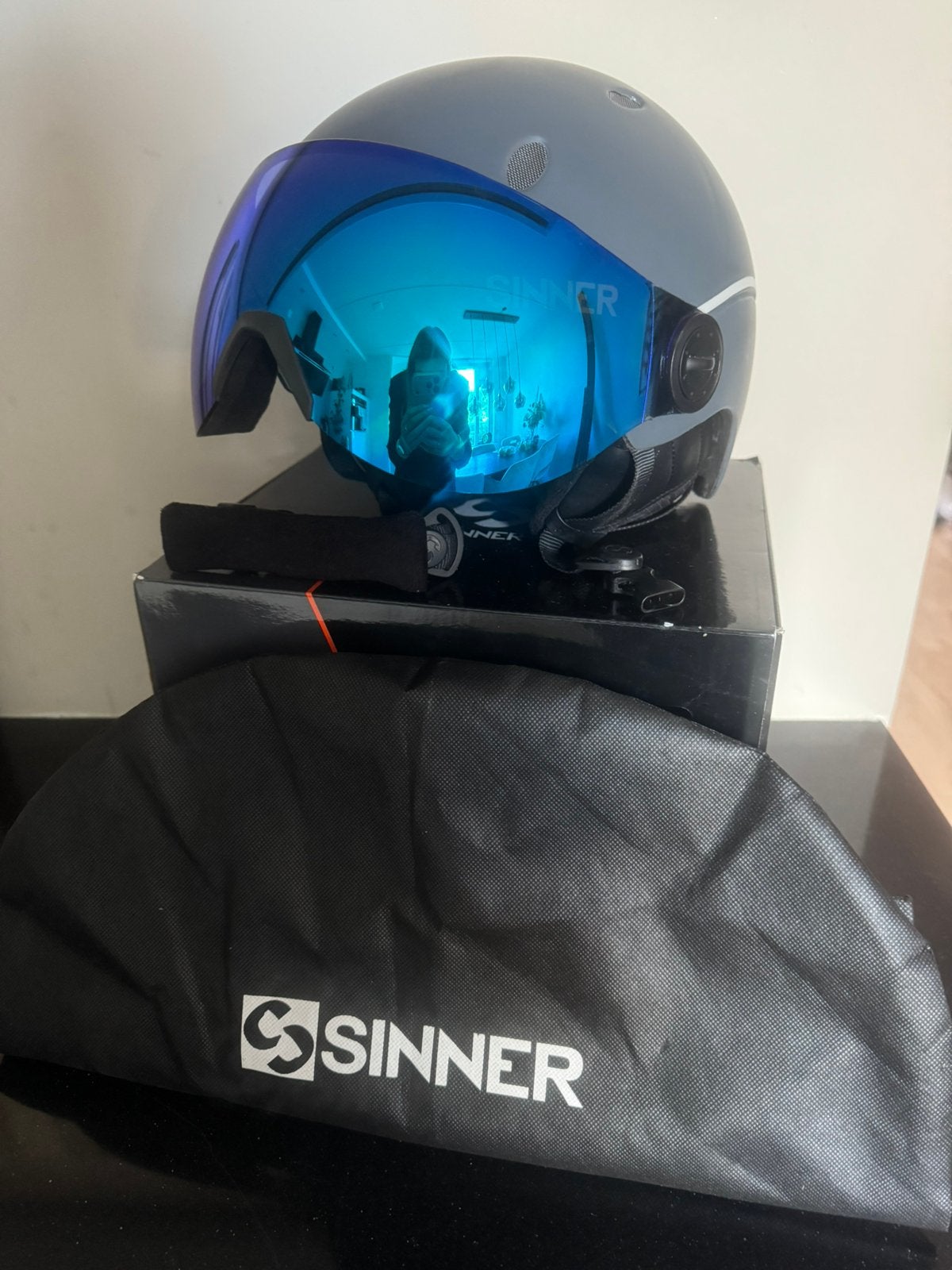 SINNER skihelm met vizier – maat L – zo goed als nieuw, Ophalen of Verzenden, Zo goed als nieuw