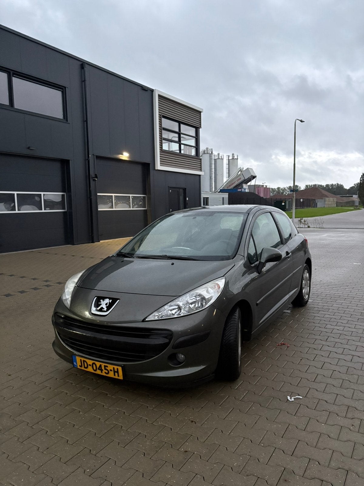 Peugeot 207 1.4 3DRS 2006 Grijs, Auto's, Voorwielaandrijving, 1360 cc, 4 cilinders, 49 €/maand
