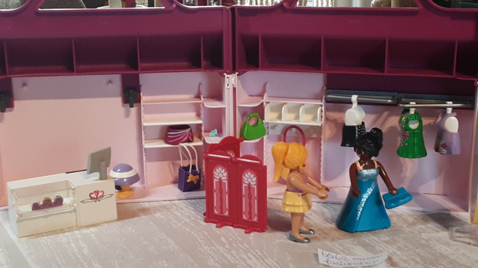 6862 meeneem koffer fashionshop, Complete set, Overige typen, Ophalen of Verzenden, Zo goed als nieuw